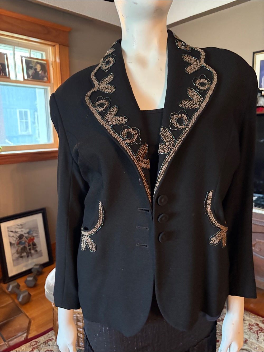# 121 vintage 100% wall beaded and embroidered jacket